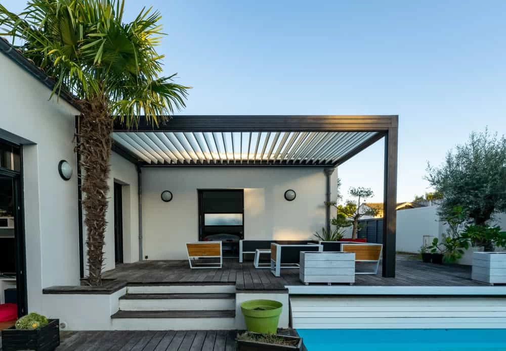 Trendy outdoor patio pergola and shade structure for home remodeling in Contra Costa County